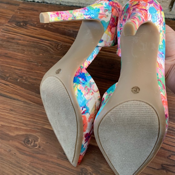 NWOT a.n.a. Floral Heels - Picture 4 of 7